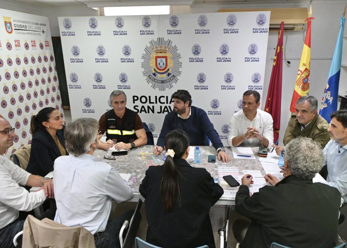 Imagen de la reunión del Consejo de Gobierno extraordinario celebrado en San JavierCARM