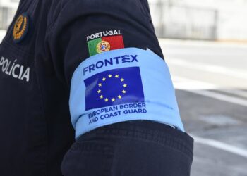 Archivo - Plano del brazo de un policía de FRONTEX durante la presentación de la Operación Minerva-Frontex, a 17 de junio de 2022, en Ceuta (España). Antonio Sempere - Europa Press - Archivo