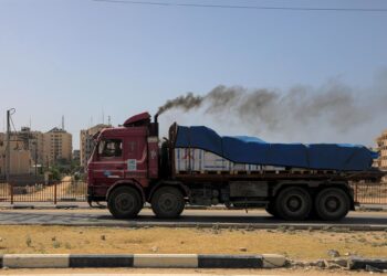 Archivo - Camión con ayuda humanitaria en la Franja de GazaEuropa Press/Contacto/Rizek Abdeljawad - Archivo