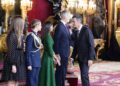 Los reyes Felipe y Letizia, la princesa Leonor y la infanta Sofía, el presidente del Gobierno y secretario general del PSOE, Pedro Sánchez, durante la recepción con motivo del día de la Fiesta NacionalA. Pérez Meca - Europa Press