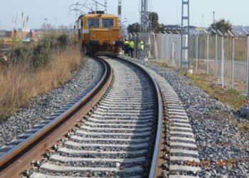 Archivo - Un cnvoy ferroviario en la zona portuaria de TarragonaTARRAGONA - Archivo