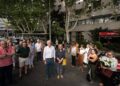 Archivo - Varias personas durante una concentración silenciosa de duelo por la muerte de un hombre tras un concierto de Karol G, a 28 de julio de 2024, en Madrid (España). Diego Radamés - Europa Press - Archivo
