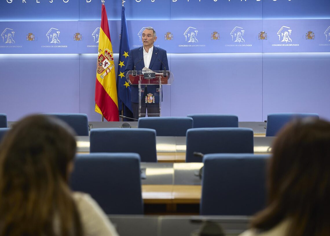 Archivo - El portavoz adjunto y diputado de Sumar en el Congreso, Enrique Santiago.Jesús Hellín - Europa Press - Archivo