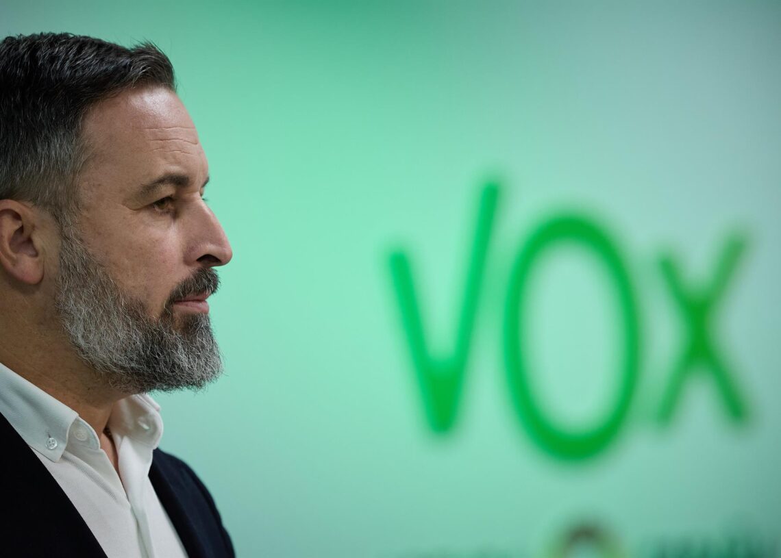 Archivo - El presidente de Vox, Santiago Abascal, ofrece una rueda de prensa tras la reunión del Comité de Acción Política de Vox, en la sede Nacional de Vox, a 13 de noviembre de 2023, en Madrid (España). Jesús Hellín - Europa Press - Archivo