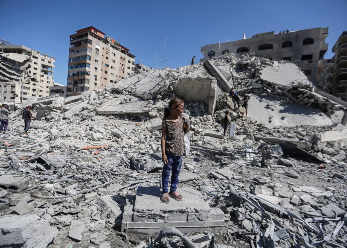 Archivo - Imagen de archivo de los escombros tras un bombardeo de Israel en Gaza.Europa Press/Contacto/Omar Ashtawy - Archivo