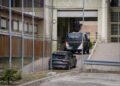Archivo - El furgón policial en el que va el exsecretario de organización del PSOE Santos Cerdán a su llegada a la cárcel de Soto del Real después de que el Tribunal Supremo ordenara prisión preventiva y sin fianza, a 30 de junio de 2025, en Soto del RealA. Pérez Meca - Europa Press - Archivo