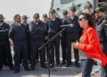 La ministra de Defensa, Margarita Robles, visita los buques 'Furor' y 'Cartagena'.PEPE DÍAZ / MINISTERIO DE DEFENSA