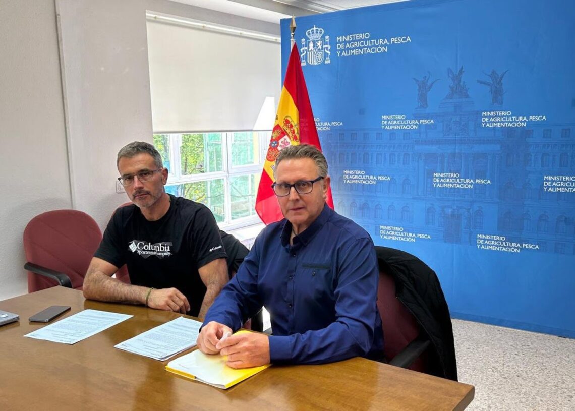 El responsable del Vacuno de Carne de COAG, Joaquín Gargallo, y el representante de Jarc en COAG y responsable de ganaderías de COAG, Jaume Bernis.JARC