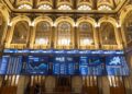 Paneles digitales en el Palacio de la Bolsa de Madrid, a 30 de septiembre de 2025, en Madrid (España).  Eduardo Parra - Europa Press
