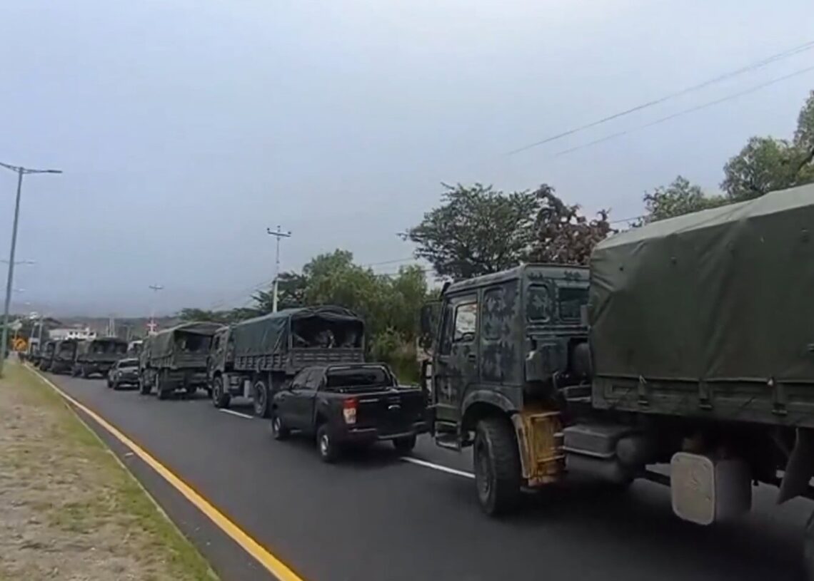 Convoy militarizado con ayuda humanitaria hacia Imbabura (Ecuador)MINISTERIO DEL INTERIOR DE ECUADOR