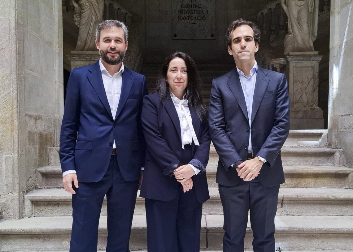 De izquierda a derecha: Antonio José Pérez Bravo, Laura Subiranas, socios de Outsourcing, y Álvaro Gómez-Elvira, socio del área de Fiscal de BDO AbogadosBDO ABOGADOS