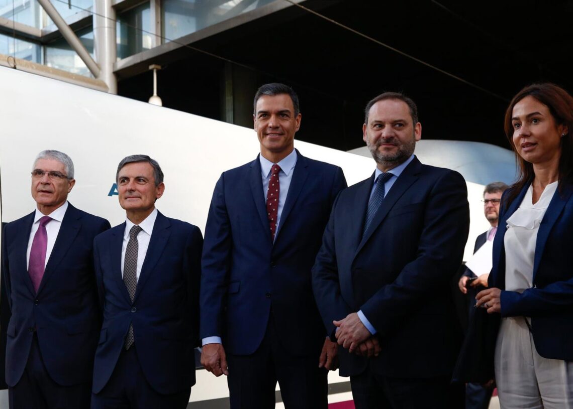 Archivo - Viaje inaugural del AVE a Granada: Pedro Sanchez y José Luis Ábalos. Archivo.Álex Cámara - Europa Press - Archivo