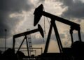 Archivo - FILED - 16 August 2019, Emlichheim: Pump jacks operate at Wintershall Dea premises. Energy ministers from the OPEC+ oil cartel will conduct a video conference on Monday, in an effort to find a way to stabilize prices for the commodity, AzerbaijaMohssen Assanimoghaddam/dpa - Archivo