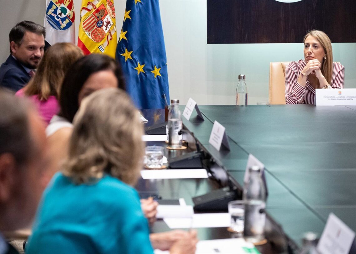 La presidenta de la Junta de Extremadura, María Guardiola, en la reunión del Consejo de Gobierno de este martes.JUNTA DE EXTREMADURA