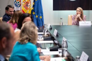 Elecciones Extremadura: el PP domina en la encuestas, con un PSOE a la baja y un Vox plano, en un escenario con muchos indecisos