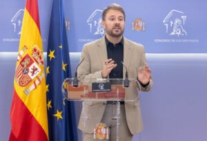 Sumar critica la propuesta gubernamental de aumentar cuotas a autónomos y sugiere una mayor carga fiscal para los rentistas