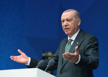 Archivo - El presidente de Turquía, Recep Tayyip Erdogan, durante una rueda de prensa en Azerbaiyán en mayo de 2025 (archivo)-/Turkish Presidency/dpa - Archivo