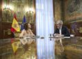 El presidente de Canarias, Fernando Clavijo, se reúne con la ministra de Hacienda, María Jesús Montero, en la Sede del ministerio de Hacienda, a 14 de octubre de 2025, en Madrid (España).Jesús Hellín - Europa Press