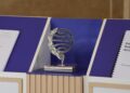 Trofeo del Premio Planeta de Novela antes de una rueda de prensa el día anterior a la entrega del premio Planeta, en el Palau de la Música, a 14 de octubre de 2025, en Barcelona, Catalunya (España). El Premio Planeta, que se celebrará mañana, 15 de octubrDavid Zorrakino - Europa Press