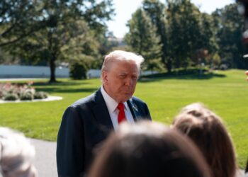 05 October 2025, US, Washington: US President Donald Trump answers questions from the White House press corps prior to leaving for a trip to Norfolk. Photo: Andrew Leyden/ZUMA Press Wire/dpaAndrew Leyden/ZUMA Press Wire/dp / DPA