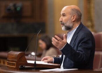 El diputado del BNG Néstor Rego, interviene durante una sesión plenaria, en el Congreso de los Diputados, a 14 de octubre de 2025, en Madrid (España). Eduardo Parra - Europa Press