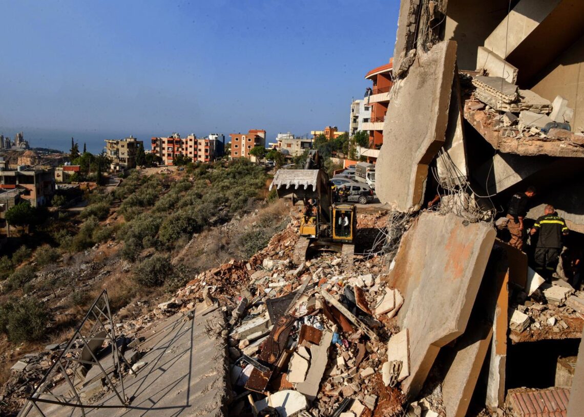 Archivo - Escombros de un edificio atacado por el Ejército israelí en Barja, en el sur de LíbanoMarwan Naamani/ZUMA Press Wire/d / DPA - Archivo