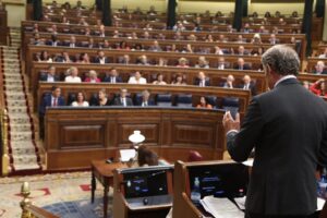Claves de la próxima sesión de control al Gobierno: Feijóo preguntará a Sánchez si «ha renunciado a gobernar»