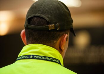 Archivo - Un policía de Colombia comparece ante los medios en BogotáCHEPA BELTRAN / VWPICS / ZUMA PRESS / CONTACTOPHOT