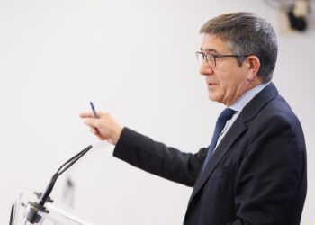 Archivo - El portavoz del PSOE en el Congreso, Patxi López, interviene durante una rueda de prensa posterior a la reunión de la Junta de Portavoces, en el Congreso de los Diputados, a 18 de abril de 2023, en Madrid (España).Eduardo Parra - Europa Press - Archivo