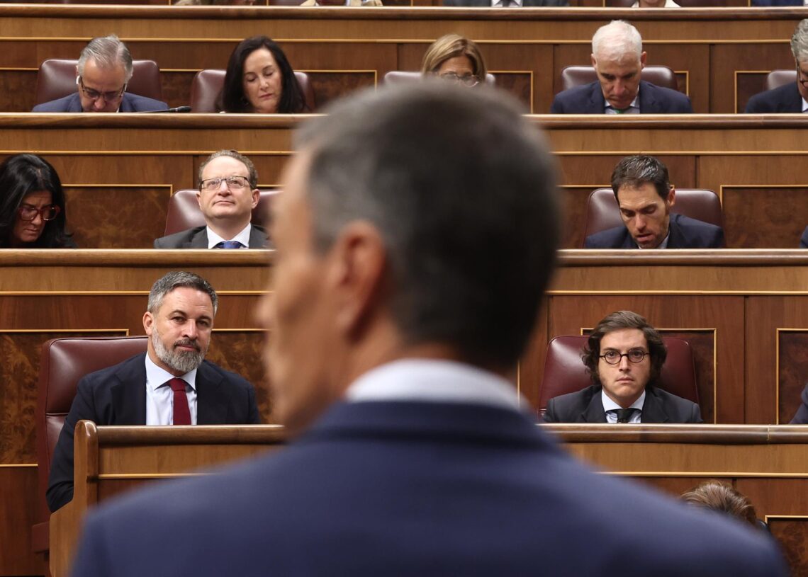 El presidente de VOX, Santiago Abascal, interviene durante una sesión de control al Gobierno en el Congreso de los Diputados, a 17 de septiembre de 2025, en Madrid (España). Eduardo Parra - Europa Press