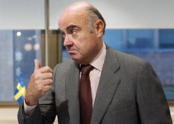 Archivo - El vicepresidente del Banco Central Europeo (BCE), Luis de Guindos, a su llegada al evento Encuentro Kreab, a 22 de septiembre de 2023, en Madrid (España). Los Encuentros Kreab buscan favorecer el diálogo con los líderes de opinión más influyentEduardo Parra - Europa Press - Archivo