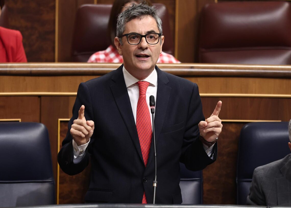 El ministro de la pResidencia, Justicia y Relaciones con las Cortes, Félix Bolaños, interviene durante una sesión de Control al Gobierno, en el Congreso de los Diputados, a 7 de octubre de 2025, en Madrid (España). El pleno del Congreso vota hoy el embargEduardo Parra - Europa Press