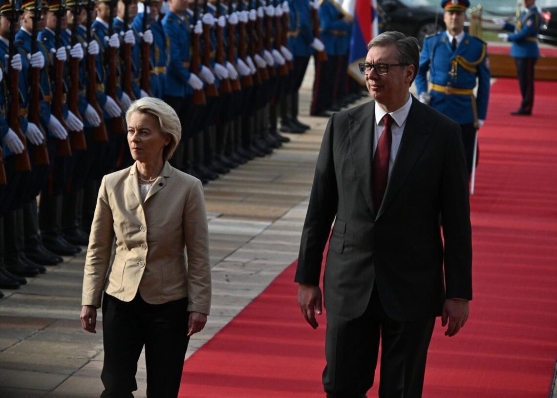El presidente de Serbia, Aleksandar Vucic, recibe a la presidenta de la Comisión Europea, Ursula von der LeyenPRESIDENCIA DE SERBIA