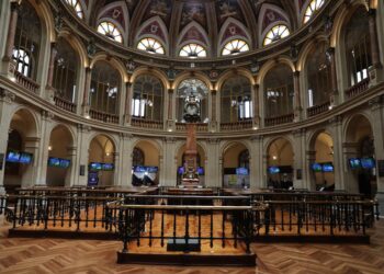 Archivo - Una de las instalaciones del Palacio de la Bolsa de Madrid con paneles del IBEX, a 27 de julio de 2021, en Madrid, (España).Marta Fernández Jara - Europa Press - Archivo