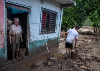 Archivo - Imagen de archivo de las consecuencias del ciclón 'Eta' a su paso por Honduras.SETH SIDNEY BERRY / ZUMA PRESS / CONTACTOPHOTO