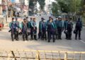Archivo - Agentes de Policía desplegados en una calle de Daca, la capital de Bangladesh.Syed Mahabubul Kader/ZUMA Press / DPA - Archivo