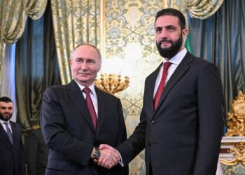 El presidente de Rusia, Vladimir Putin, recibe en Moscú a su homólogo de Siria, Ahmed al SharaEuropa Press/Contacto/Sergei Bobylev