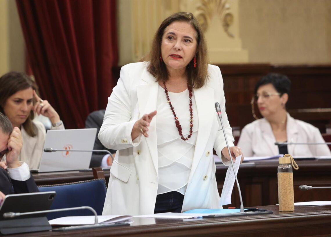 Archivo - La consellera de Sanidad, Manuela García, durante una sesión de control al Govern balear, a 20 de mayo de 2025, en Palma de Mallorca, Mallorca, Baleares (España). Isaac Buj - Europa Press - Archivo
