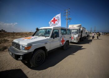 Vehículos de la Cruz Roja en GazaEuropa Press/Contacto/Omar Ashtawy