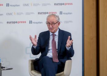 El presidente de OMC, Tomás Cobo, durante el 'Foro Profesiones Sanitarias: La profesión médica en España', en el Hotel Hesperia Madrid , a 16 de octubre de 2025, en Madrid (España). El encuentro ha sido organizado por Europa Press, Hospiten, la OrganizaciAlberto Ortega - Europa Press