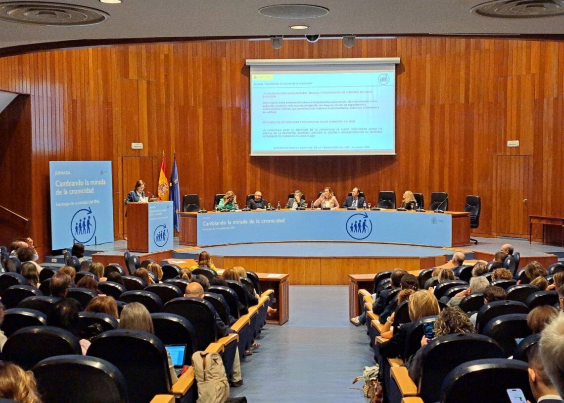 Archivo - Casi el 55% de la población española mayor de 15 años tiene una enfermedad crónica, según un informe de SanidadSANIDAD - Archivo
