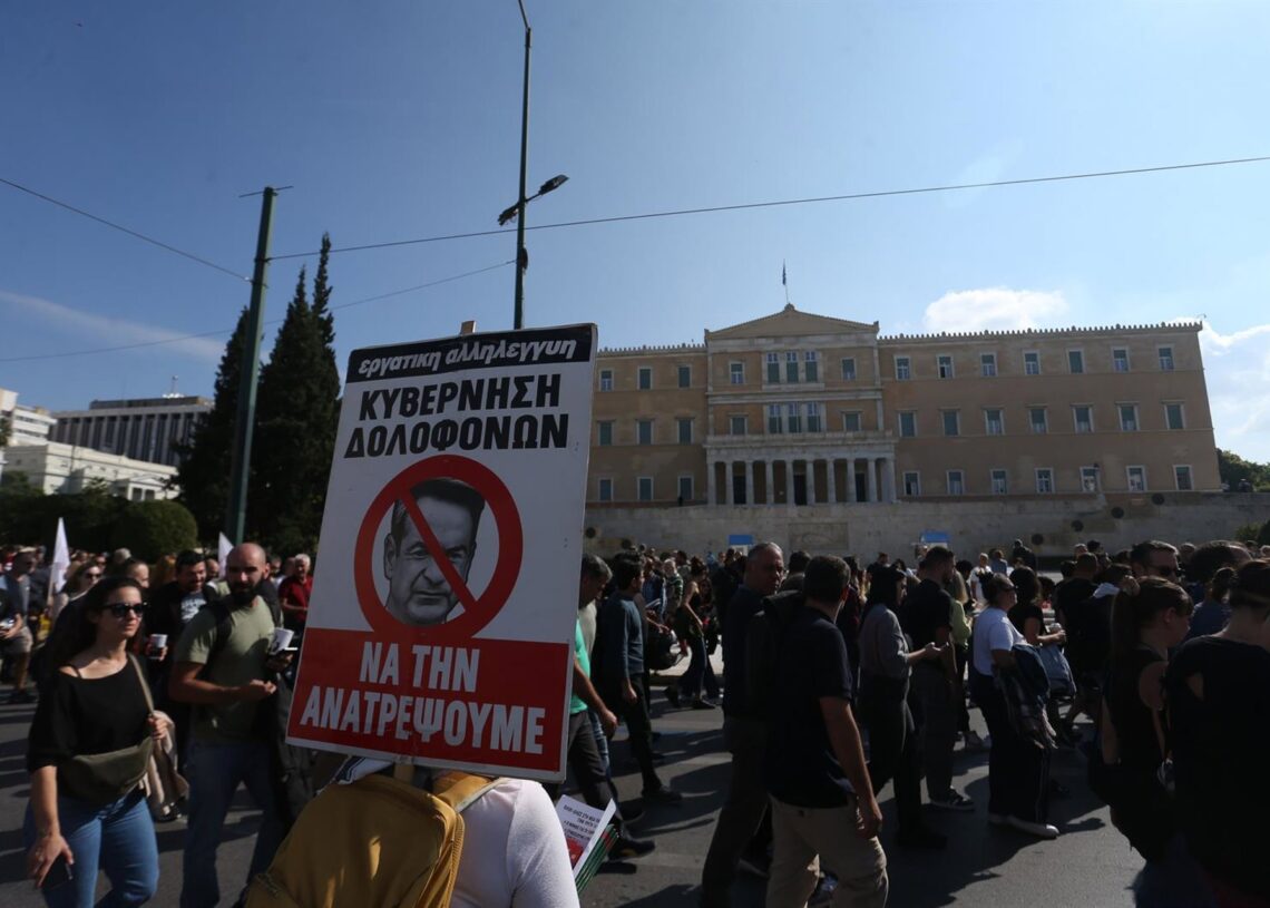Protestas en el centro de Grecia contra la reforma laboral propuesta por el GobiernoEuropa Press/Contacto/Aristidis Vafeiadakis