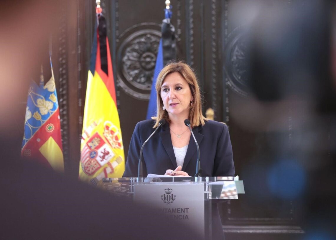 Archivo - La alcaldesa de València, María José Catalá, en un acto tras la dana del 29 de octubre de 2024. AYUNTAMIENTO DE VALÈNCIA - Archivo