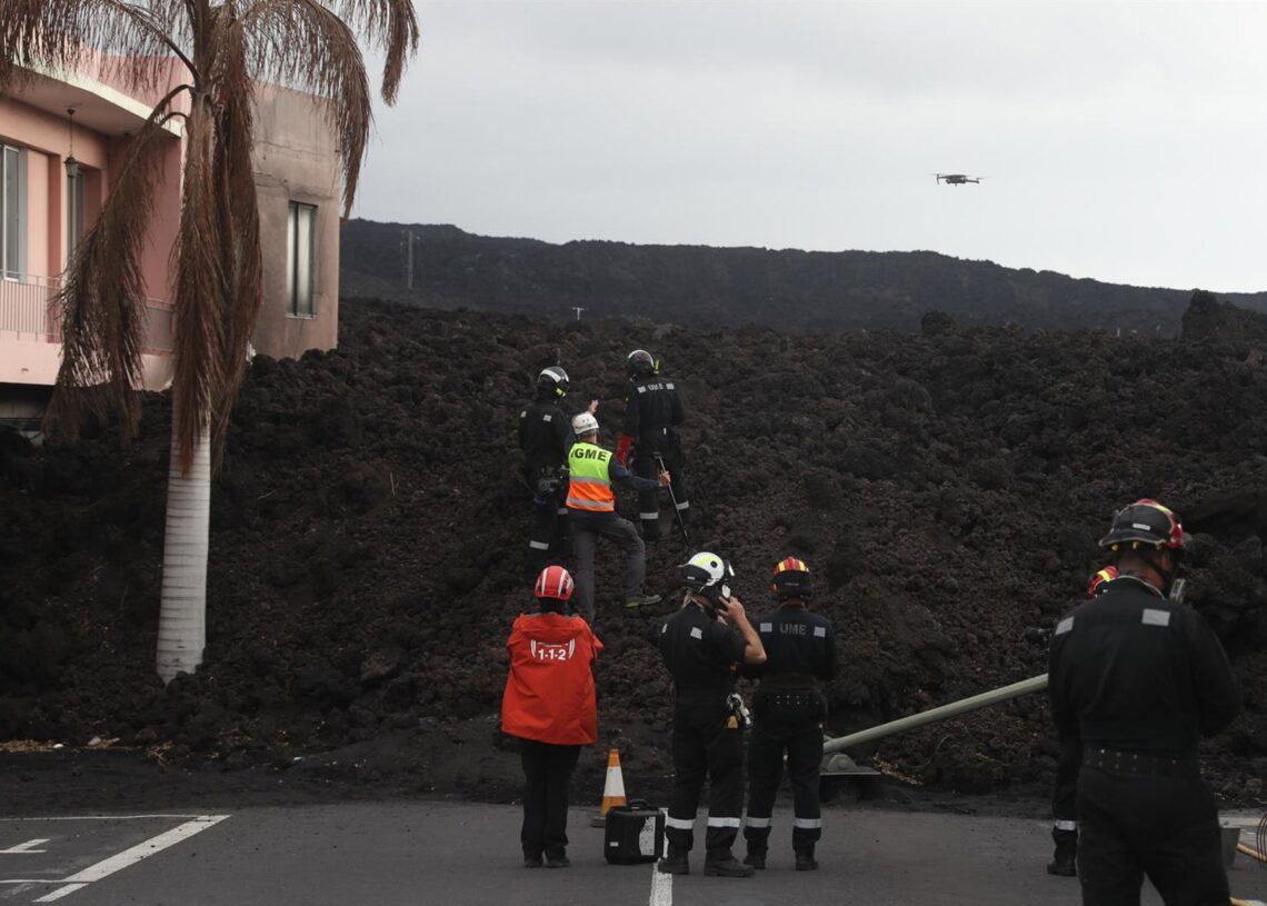 Archivo - Cata de lava realizada en el barrio de La Laguna, en La PalmaGOBIERNO DE CANARIAS - Archivo