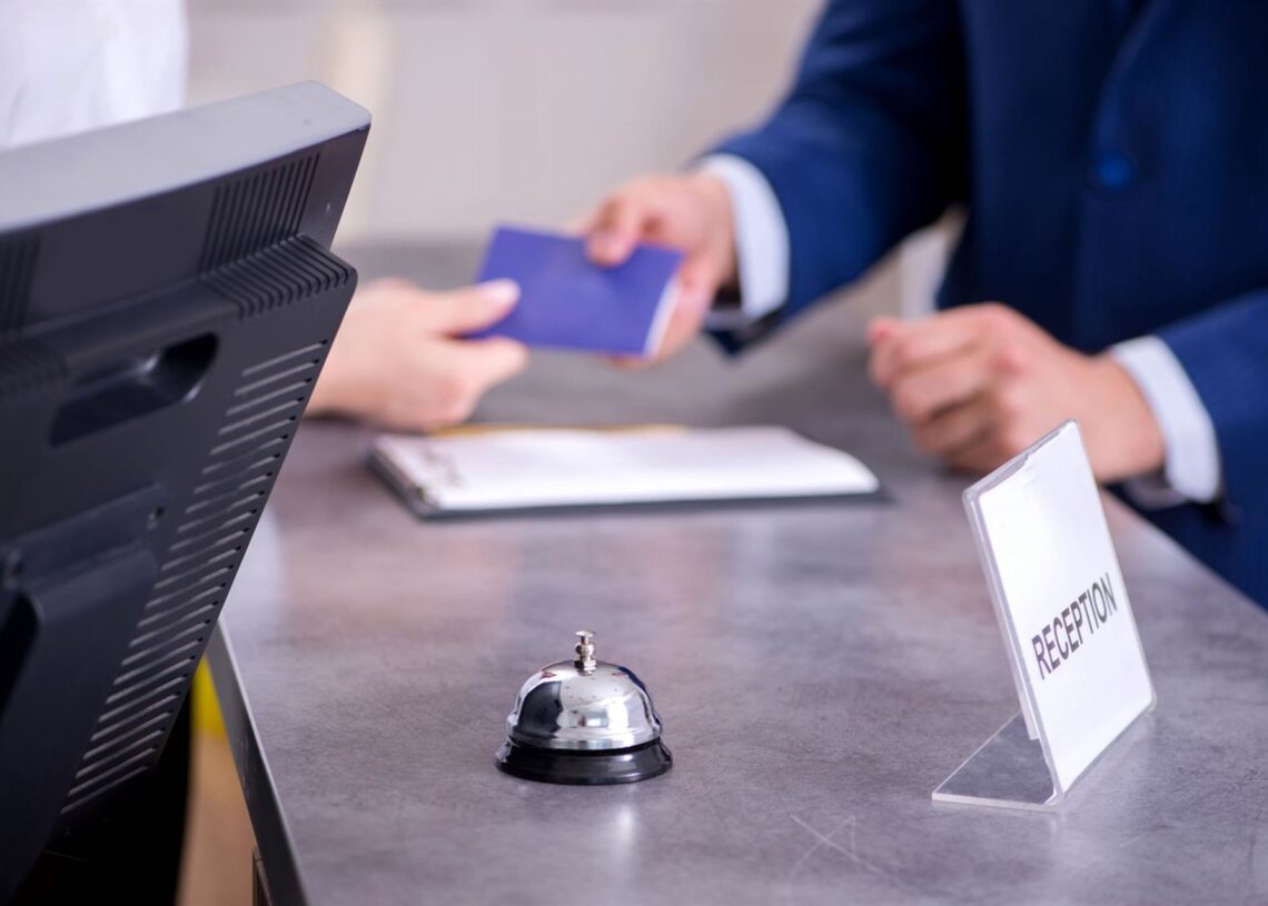 Archivo - Recepción de un hotel, en una imagen de archivo.HOSBEC - Archivo