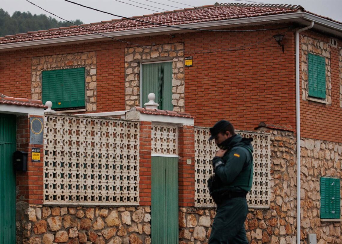 Archivo - Fachada de la casa donde han hallado a tres hermanos ancianos asesinados y quemados, a 19 de enero de 2024, en Morata de Tajuña, Madrid (España). Alejandro Martínez Vélez - Europa Press - Archivo