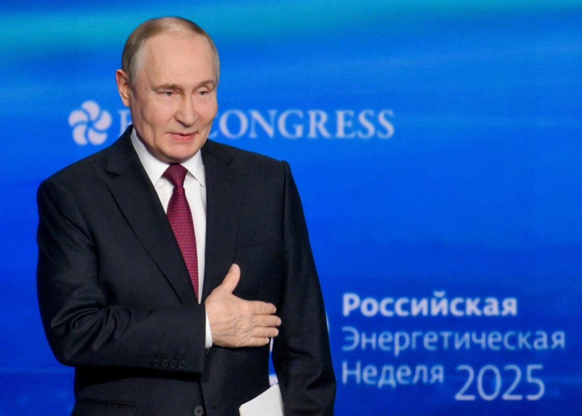 El presidente de Rusia, Vladimir Putin, habla el 16 de octubre en el marco de la Semana del Foro de Energía de 2025 en Moscú (archivo)Grigory Sysoyev/TASS via ZUMA Pr / DPA