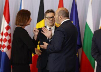 Archivo - La Presidenta del Congreso, Francina Armengol, y el presidente del Senado, Pedro Rollán, conversando con el ministro Félix Bolaños en un acto oficial Antonio Gutiérrez - Europa Press - Archivo