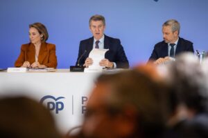 Encuesta elecciones generales: sorpaso imposible a Feijóo, aunque el auge de Vox podría costarle hasta 16 escaños a la derecha