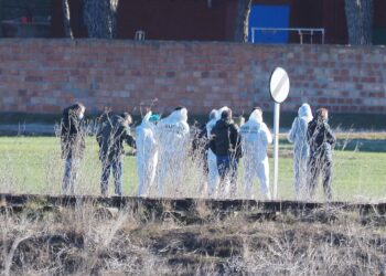 Archivo - Agentes de la Guardia Civil inspeccionan el cadáver de la joven hallado en febrero de 2023.Photogenic/Claudia Alba - Europa Press - Archivo